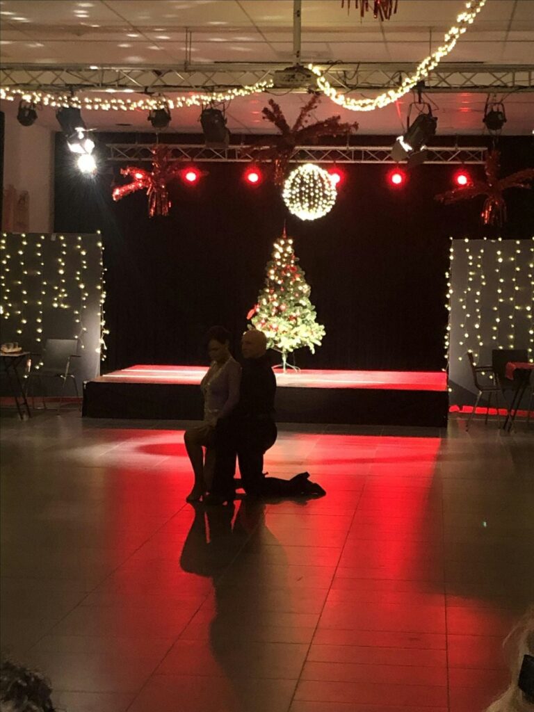 ZA 12 dec – KERSTBAL – met DJ showdans en meer volw. 65 — muziek in Veenendaal